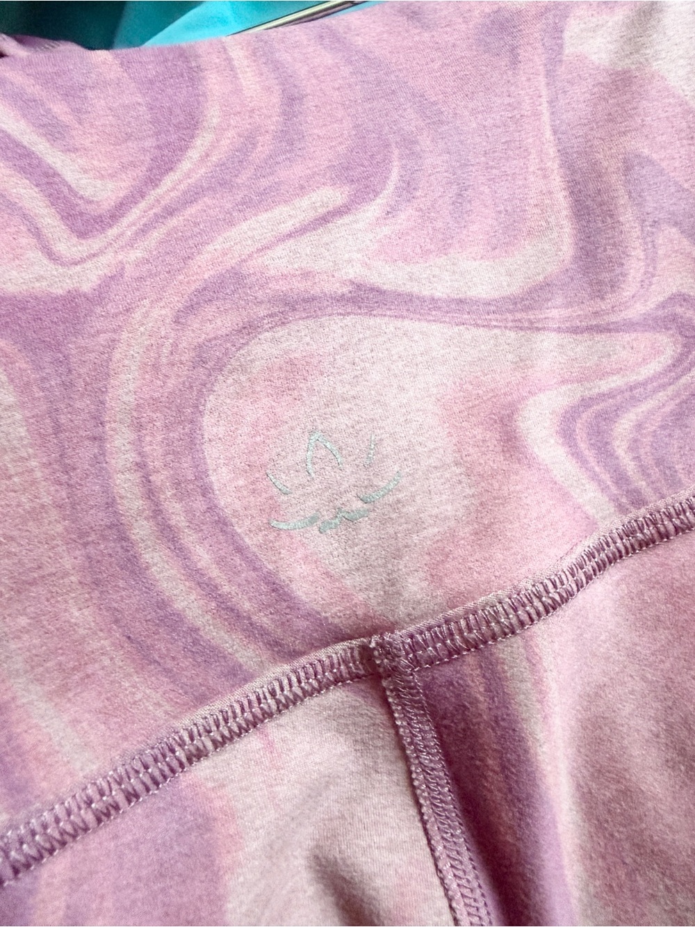 Beyond Yoga MEDIUM SMALL Spacedye Printed leggings sports bra set purple marble - Picture 8 of 10